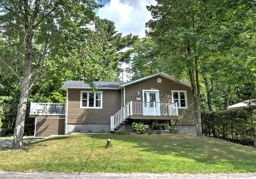 Maison à vendre - 135 4e Avenue, Saint-Félix-de-Kingsey, J0B 2T0