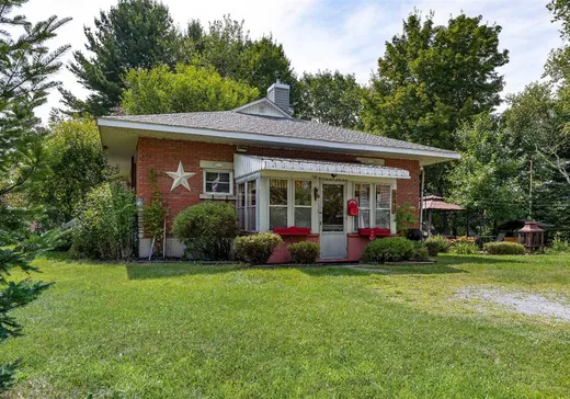 Bungalow à vendre - 243 Rue Ludger-Provencher, Sherbrooke, J1N3M4