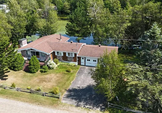 Bungalow à vendre - 114 Rue Morel, Saint-Félix-de-Kingsey, J0B2T0