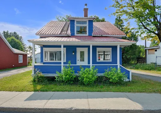 Maison à étages à vendre - 63 Rue St-Rémi, Grand-Métis, G0J1Z0