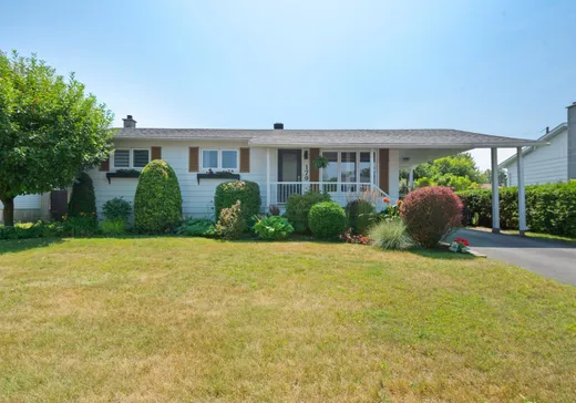 Two or more stories for sale - 170 Rue Letendre, Massueville, J3R2E9