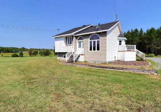 Two or more stories for sale - 633 Rg Rangs-8-et-9 E., Sainte-Gertrude-de-Manneville, J0Y2L0