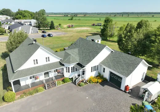 Two or more stories for sale - 173 Rue Principale, Saint-Flavien, G0S2M0