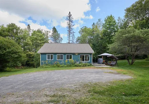 Maison à vendre - 989 Ch. Tamaracouta, Saint-Sauveur, J0R 1A0