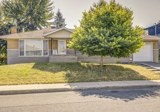 Maison à étages à vendre - 170 Rue Louise, Longueuil, J4J2T3