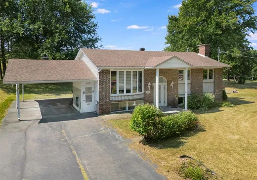 Bungalow for sale - 672 Rue Laurier, Asbestos, J1T2J3
