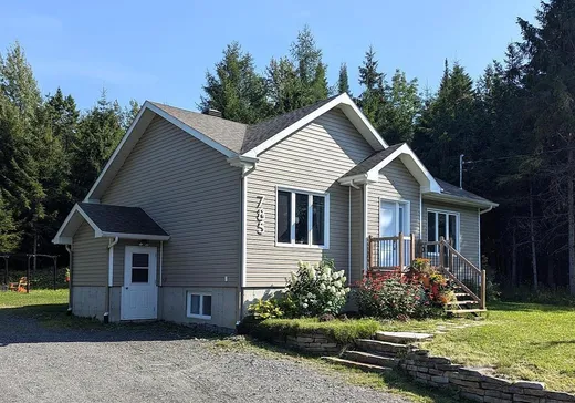Bungalow for sale - 785 1re Rue E., Stornoway, G0Y1N0