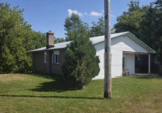 Maison à vendre - 582 Ch. de St-Dominique, Saint-Valérien-de-Milton, J0H 2B0