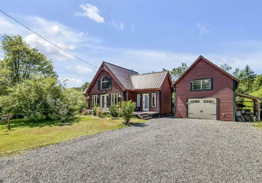 Un étage et demi à vendre - 396 Ch. du Hibou, Lac-St-Charles, G3G1S1