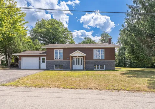 Bungalow à vendre - 1015 Rue Louise, Bellefeuille, J5L1X7