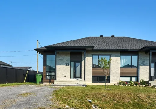 Bungalow à vendre - 22 Carré Morrison, Godmanchester, J0S1H0