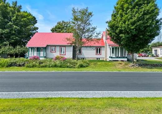 Fermette à vendre - 1946 Ch. Noiseux, Dunham, J0E 1M0