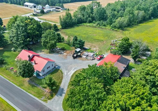 Fermette à vendre - 1946 Ch. Noiseux, Dunham, J0E 1M0