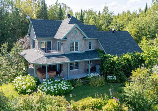 Maison à vendre - 6005 Rue Maude, Frontenac, G6B 2S3