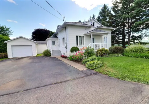 Maison à vendre - 250 Rue St-Jean-Baptiste, L'Isle-Verte, G0L 1K0