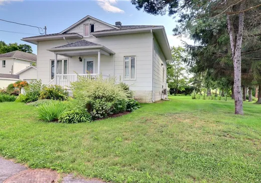 Maison à vendre - 250 Rue St-Jean-Baptiste, L'Isle-Verte, G0L 1K0