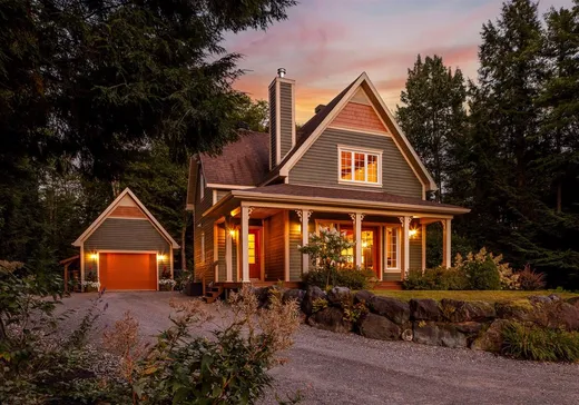 Un étage et demi à vendre - 73 Rue Désy, Magog, J1X0E7
