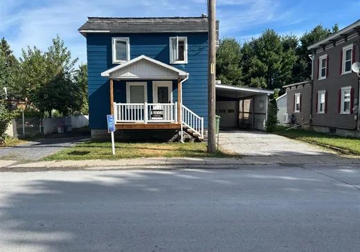 Two or more stories for sale - 807 Rue St-Jean-Baptiste, Henryville, J0J1E0