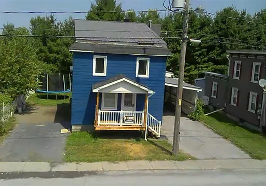 House for sale - 807 Rue St-Jean-Baptiste, Henryville, J0J 1E0