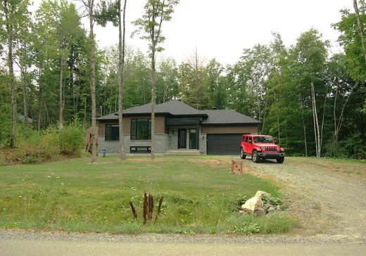 Bungalow à vendre - 107 Rue du Monarque, St-Hippolyte, J8A0L5