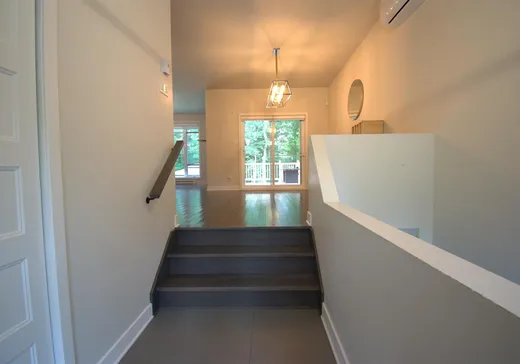 Maison à vendre - 107 Rue du Monarque, St-Hippolyte, J8A 0L5