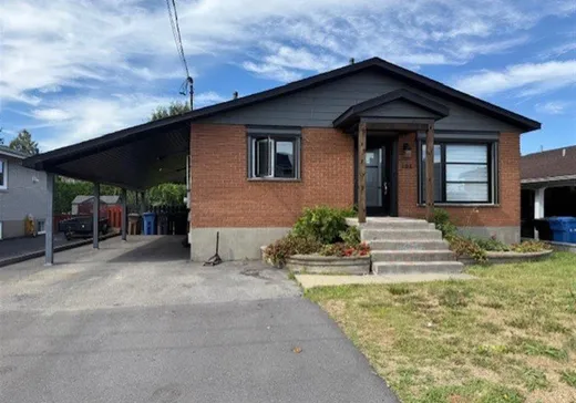 Bungalow à vendre - 108 Rue Lafontaine, Salaberry-de-Valleyfield, J6T2S7
