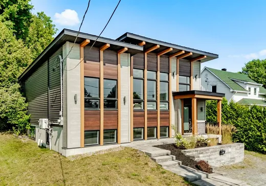 Maison à vendre - 57 Rue Principale S., Windsor, J1S 2B6