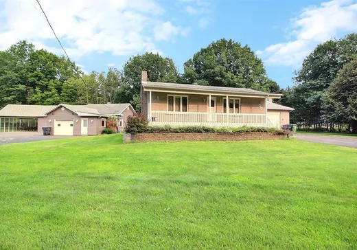 Bungalow à vendre - 450-450A Rue Michel-Houle, Drummondville, J2B8V2