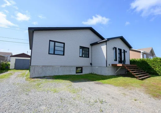 House for sale - 495 Rue Régine-Lanoix, Amos, J0Y 1Z0