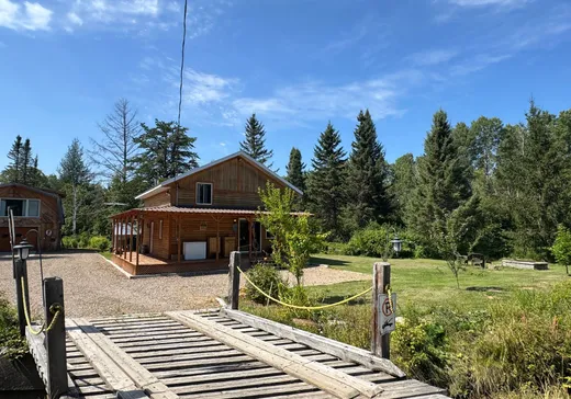 House for sale - 31 Ch. du Pied-des-Monts, St-Aimé Des Lacs, G0T 1S0