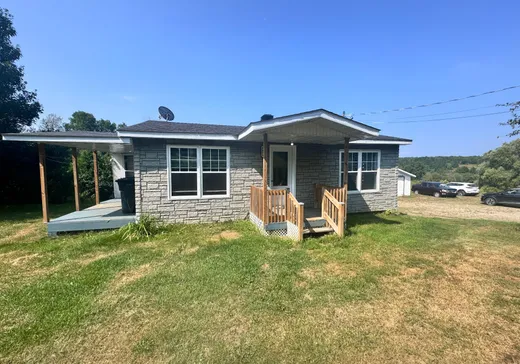Two or more stories for sale - 3493 Ch. de Val-Limoges, Mont-Laurier, J9L3G6