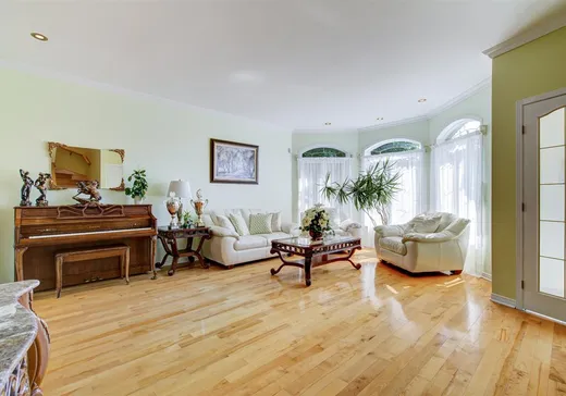 Maison à vendre - 7495 Rue Latouche, Brossard, J4Y 3J8