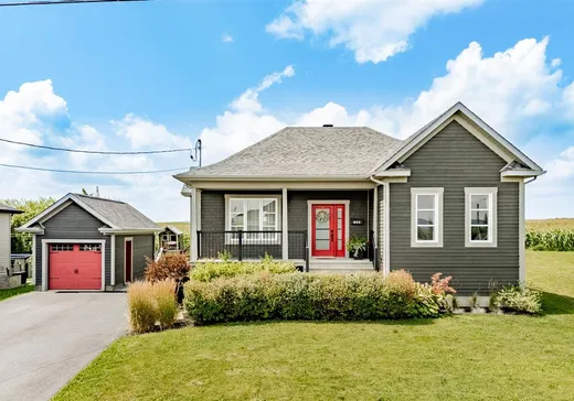 Bungalow à vendre - 644 Rue des Champs, Coaticook, J1A0B6