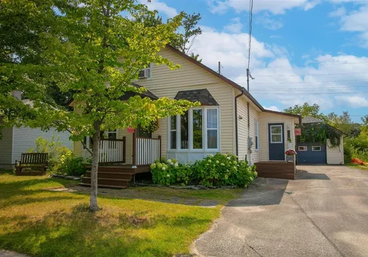 Maison à étages à vendre - 691 Rue des Ormeaux, Sherbrooke, J1G2T6