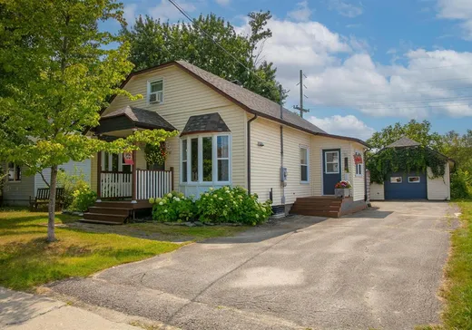 Maison à vendre - 691 Rue des Ormeaux, Sherbrooke, J1G 2T6