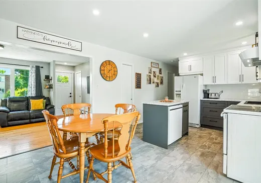 Maison à vendre - 339 Rue Laurier, Pointe-Claire (Île de Montréal), J0B 2H0
