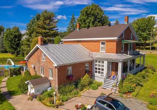 Fermette à vendre - 6092 Rue Principale, Saint-Félix-de-Kingsey, J0B 2T0