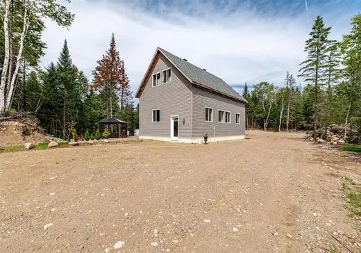 House for sale - 900 Ch. du 6e-Rang, Ste-Lucie, J0T 2J0
