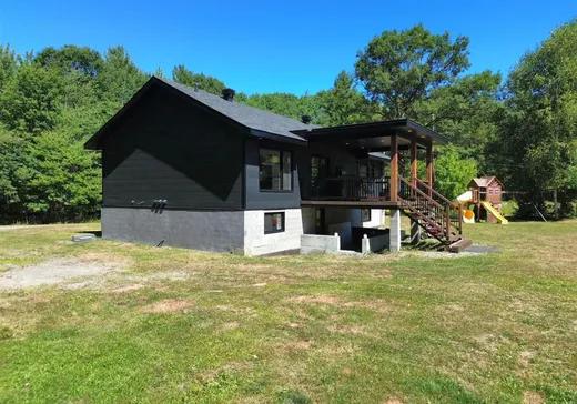 Maison à vendre - 924-924A Rue des Lacs, Saint-Jérôme, J5L 1S9