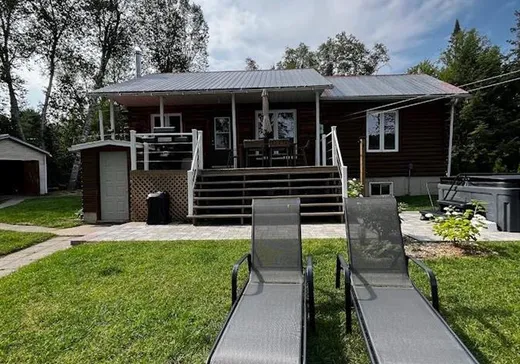 Bungalow à vendre - 500 Ch. des Fondateurs, Lac-Saguay, J0W1L0