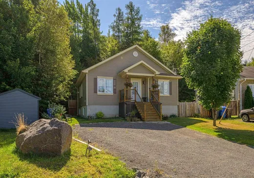 Bungalow à vendre - 129 Place du Refuge, Sainte-Adèle, J8B2H5