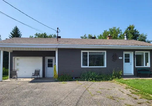 Bungalow à vendre - 2339 Ch. Ste-Anne, Ville de Québec, G6J1E8