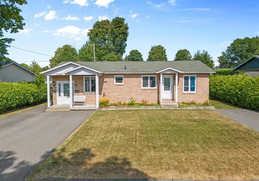 Bungalow for sale - 1544 Rue Vénus, Fleurimont, J1E1B8
