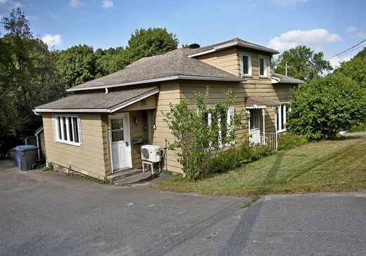 Maison à vendre - 313 Rue Main O., Coaticook, J1A 1P6
