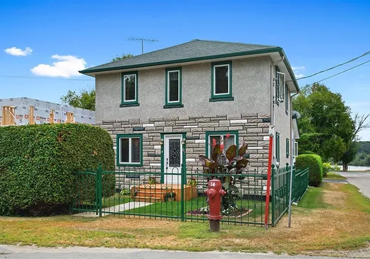 Two or more stories for sale - 67 Rue Patterson, Campbell's Bay, J0X1K0