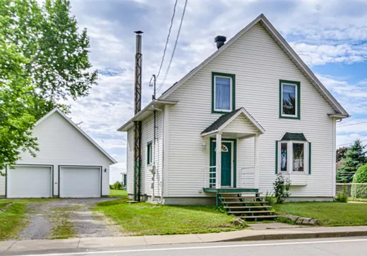 Two or more stories for sale - 888 Rue Notre-Dame, Champlain, G0X1C0