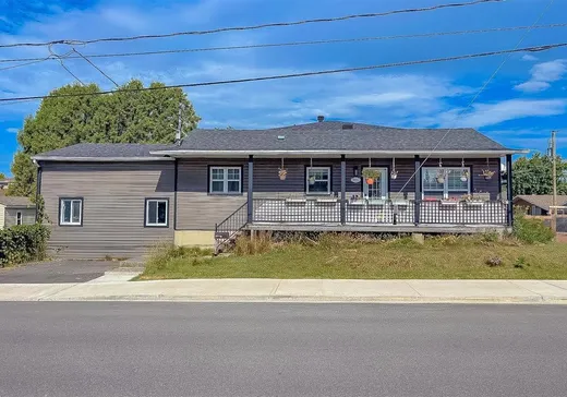 Bungalow à vendre - 217 Rue St-Alphonse, Drummondville, J2B6M9