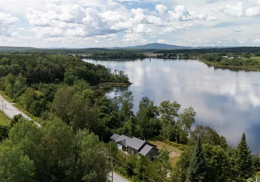 Maison à vendre - 82 Ch. des Courbes, Lac-Saint-Paul, J0W 1K0