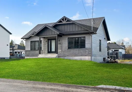 Maison à vendre - 113 Av. des Verbourgs, Sainte-Anne-de-Beaupré, G0A 3C0