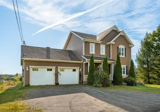 Maison à vendre - 145 Rue Ducharme, Ste-Catherine-De-Hatley, J0B 1W0